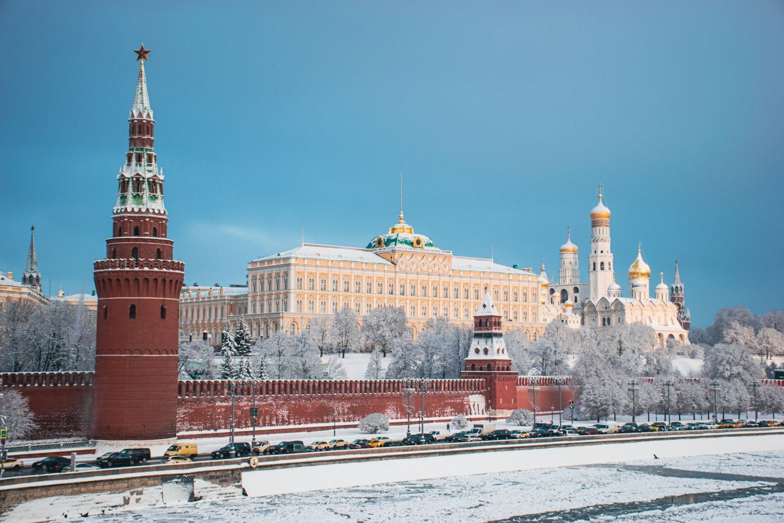Kızıl Meydan · Kremlin