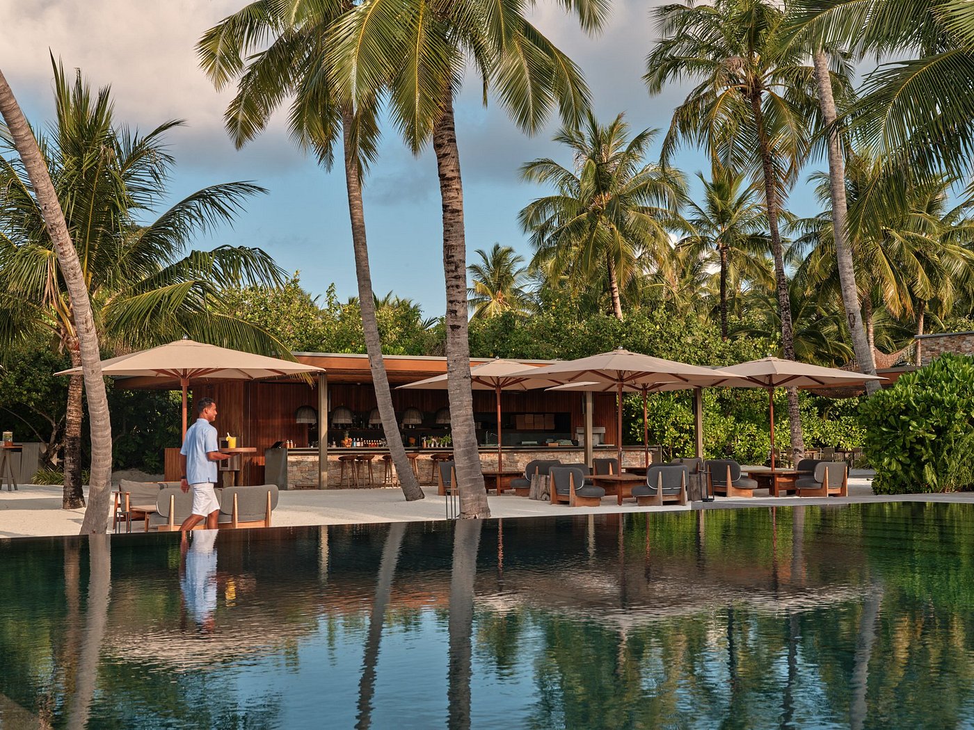 Patina Maldives, Fari Islands