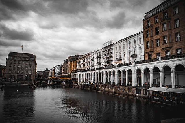 Binnenalster Gölü