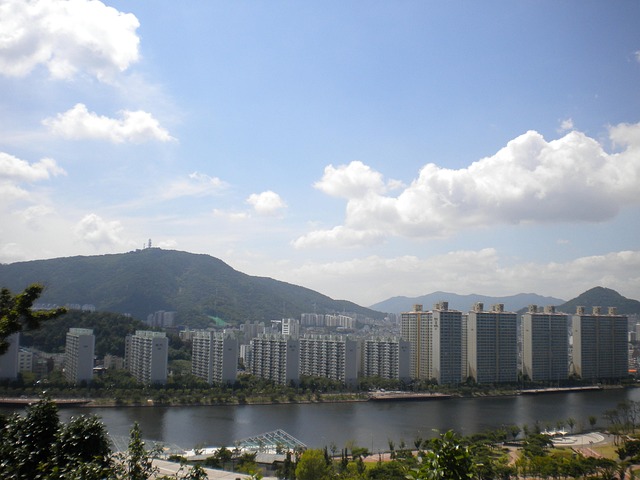Busan Kulesi