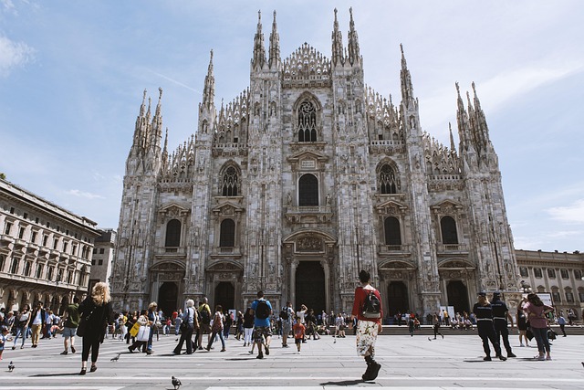 Duomo Meydanı ve Katedrali