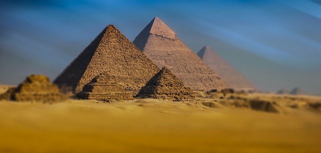 Giza Piramitleri