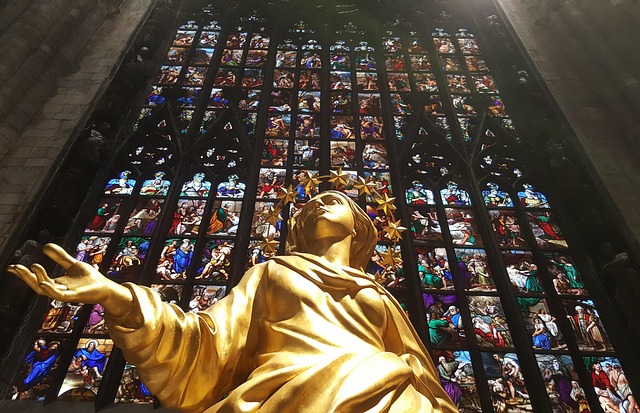 Madonnina Heykeli