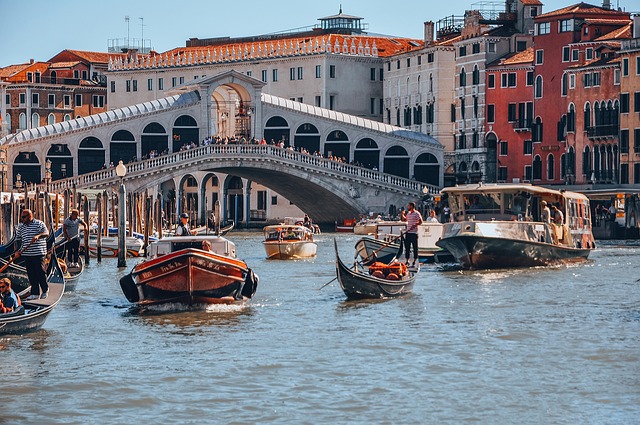 Rialto Köprüsü