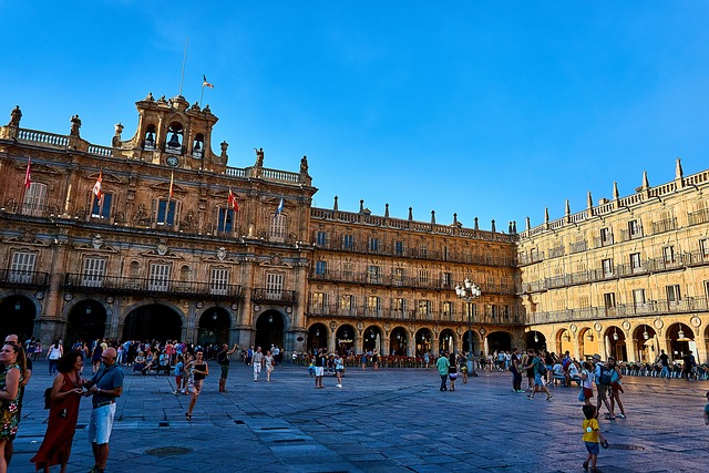 Sol ve Plaza Mayor Meydanları