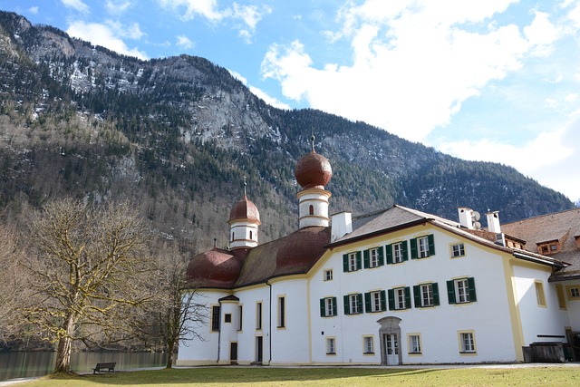St Bartholomew Katedrali