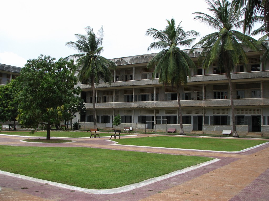 Tuol Sleng Soykırım Müzesi