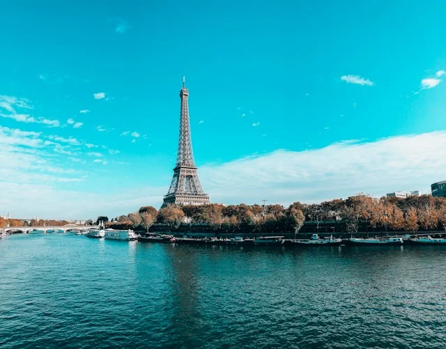 Benelüks ve Paris Turu Rehberi: Amsterdam, Brüksel, Brugge ve Paris